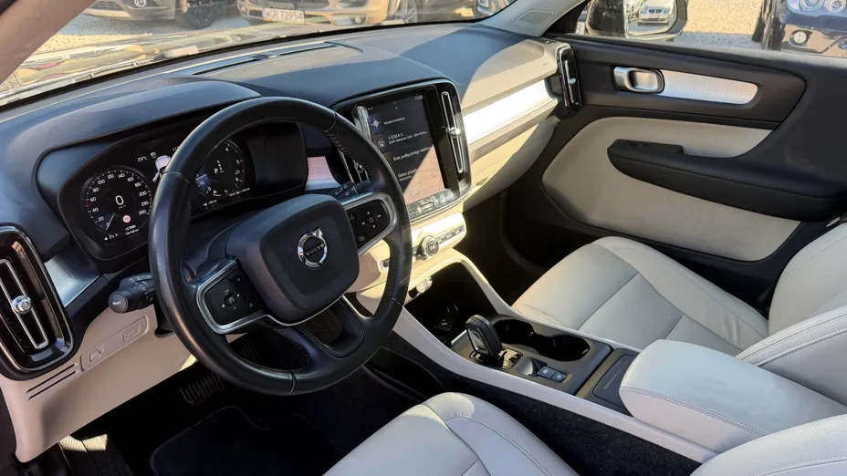 VOLVO XC40 XC40 D3 Momentum aut