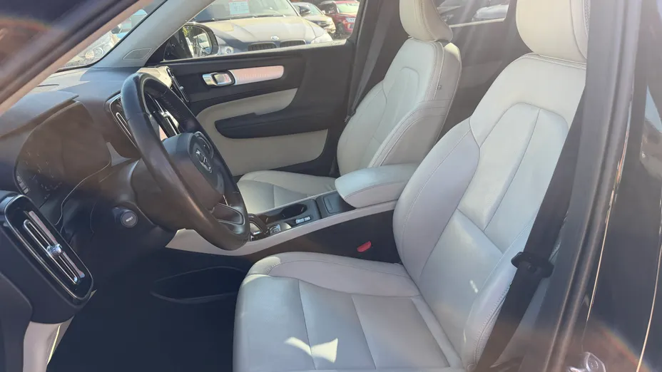 VOLVO XC40 XC40 D3 Momentum aut