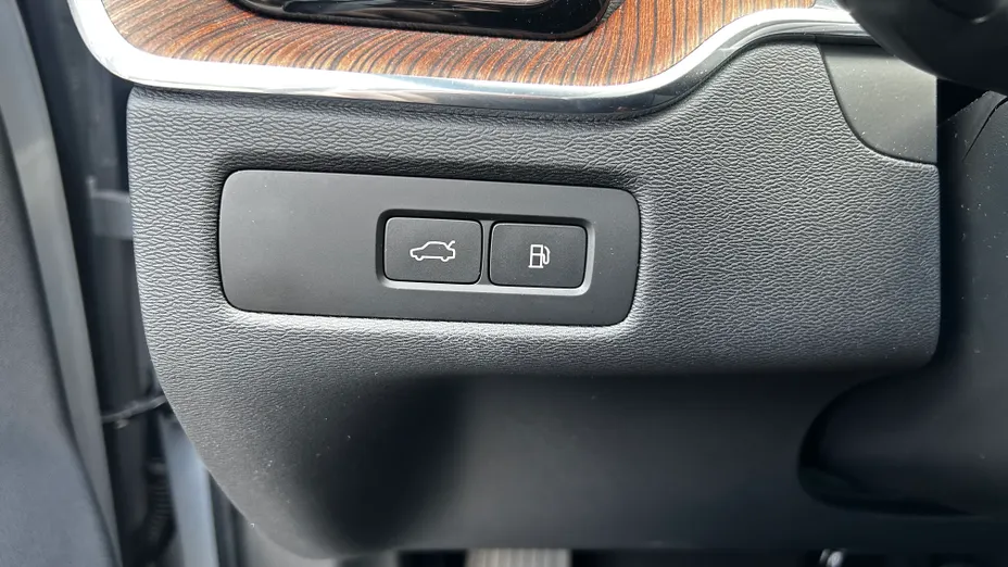 VOLVO XC60 XC60 T6 Plug-In Hybrid AWD Ultra Bright aut