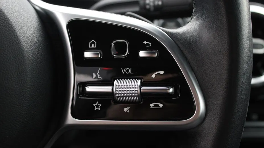 MERCEDES-BENZ CLA CLA 200 d 8G-DCT