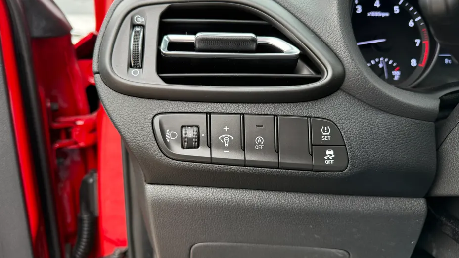 HYUNDAI i30 i30 1.5 T-GDI 48V Comfort DCT