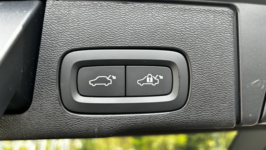 VOLVO XC60 XC60 T6 Plug-In Hybrid AWD Ultra Bright aut