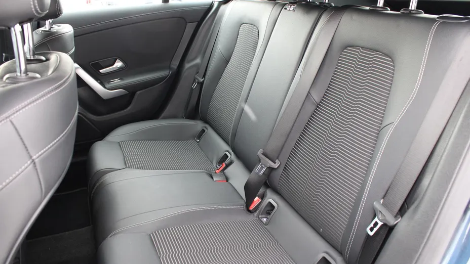 MERCEDES-BENZ CLA CLA 200 d 8G-DCT