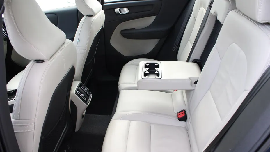 VOLVO XC40 XC40 B4 B Inscription aut