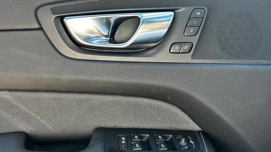 VOLVO XC60 XC60 B5 B AWD Plus Black Edition aut