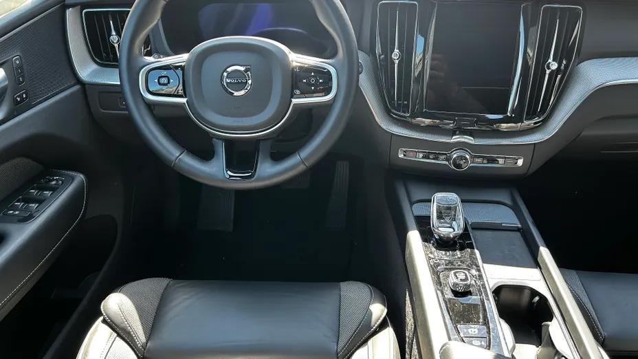VOLVO XC60 XC60 B5 B AWD Plus Black Edition aut