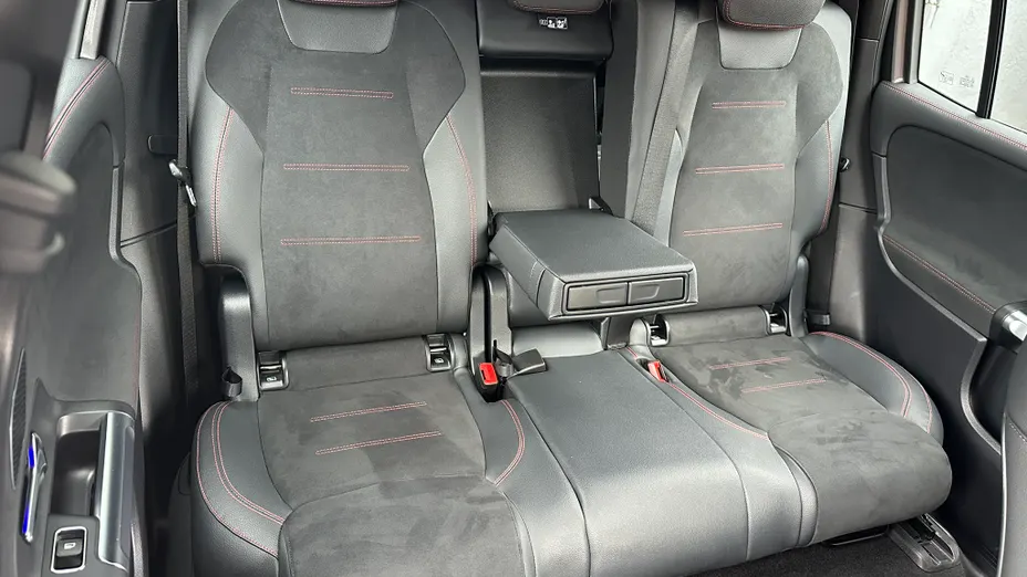 MERCEDES-BENZ EQB EQB 250 66.5kWh AMG