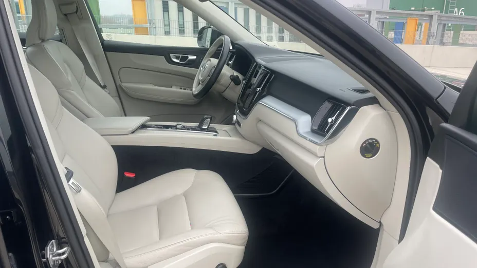 VOLVO XC60 XC60 B5 D AWD Momentum Pro aut