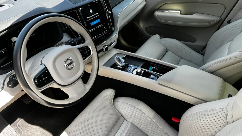 VOLVO XC60 XC60 T6 Plug-In Hybrid AWD Ultra Bright aut