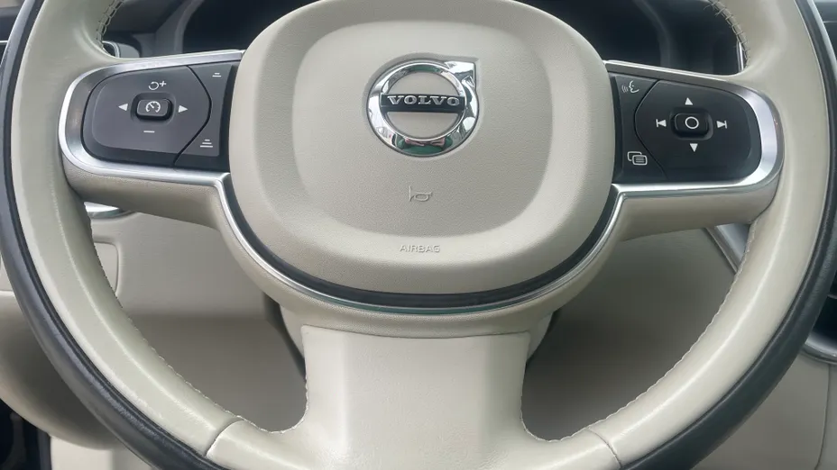 VOLVO XC60 XC60 B5 D AWD Momentum Pro aut