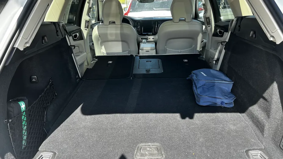VOLVO XC60 XC60 T6 Plug-In Hybrid AWD Ultra Bright aut