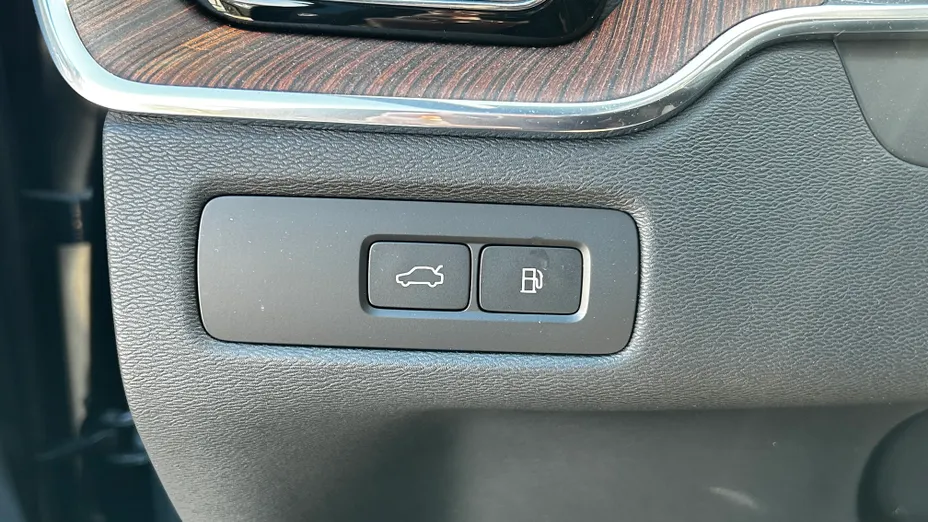VOLVO XC60 XC60 T8 Plug-In Hybrid AWD Ultra Bright aut