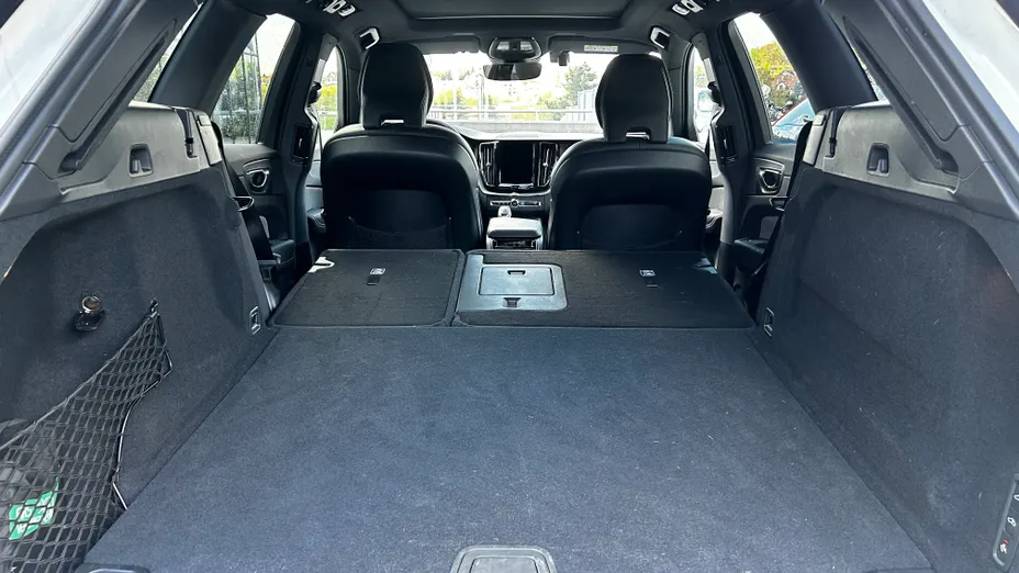 VOLVO XC60 XC60 B5 B AWD Ultra Dark aut