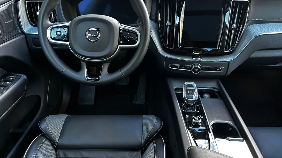 VOLVO XC60 XC60 B5 B AWD Ultra Dark aut