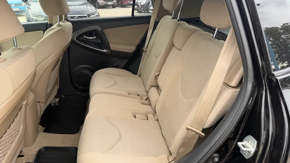 TOYOTA RAV4 RAV4 2.0 VVT-i Luna