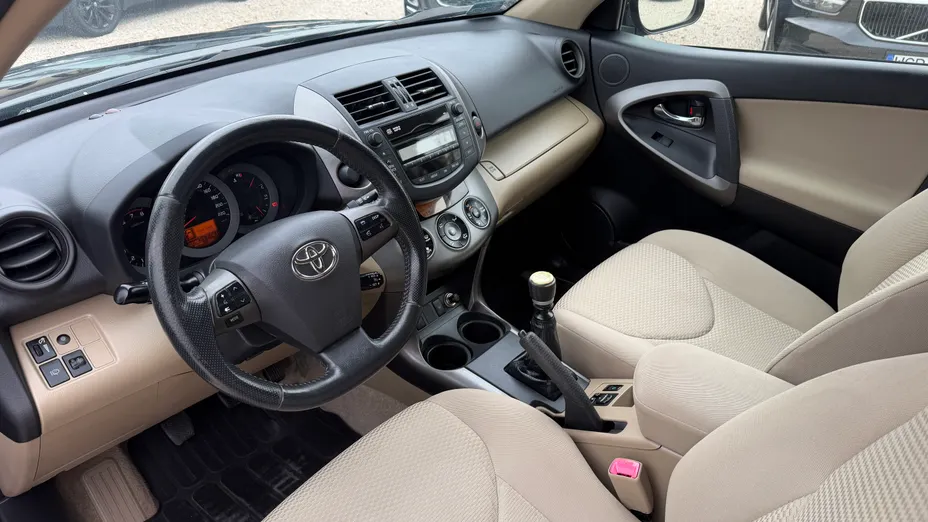 TOYOTA RAV4 RAV4 2.0 VVT-i Luna