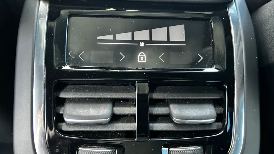VOLVO XC60 XC60 B5 B AWD Ultra Dark aut