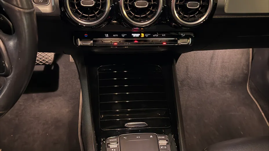 MERCEDES-BENZ GLB GLB 200 7G-DCT