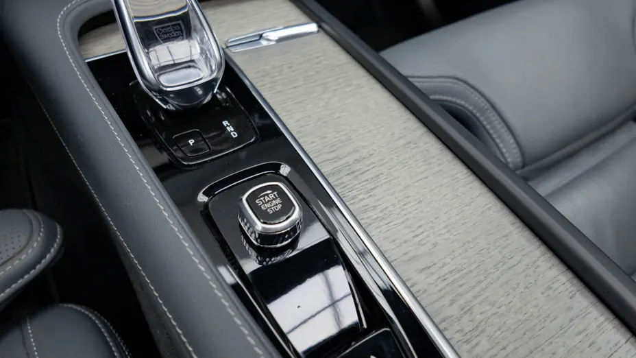 VOLVO XC90 XC90 T8 AWD Plug-In Hybrid Ultimate Bright 7os aut