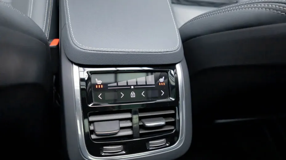VOLVO XC90 XC90 T8 AWD Plug-In Hybrid Ultimate Bright 7os aut