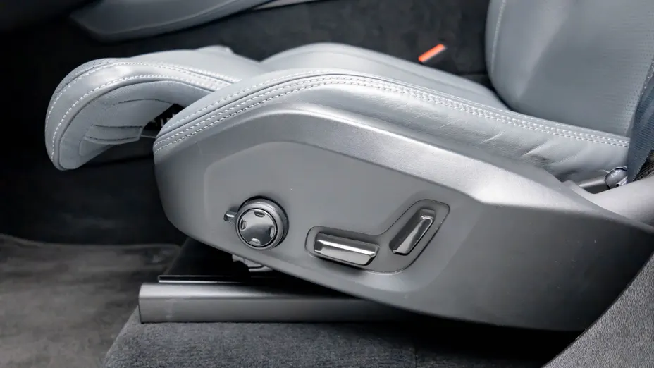 VOLVO XC90 XC90 T8 AWD Plug-In Hybrid Ultimate Bright 7os aut