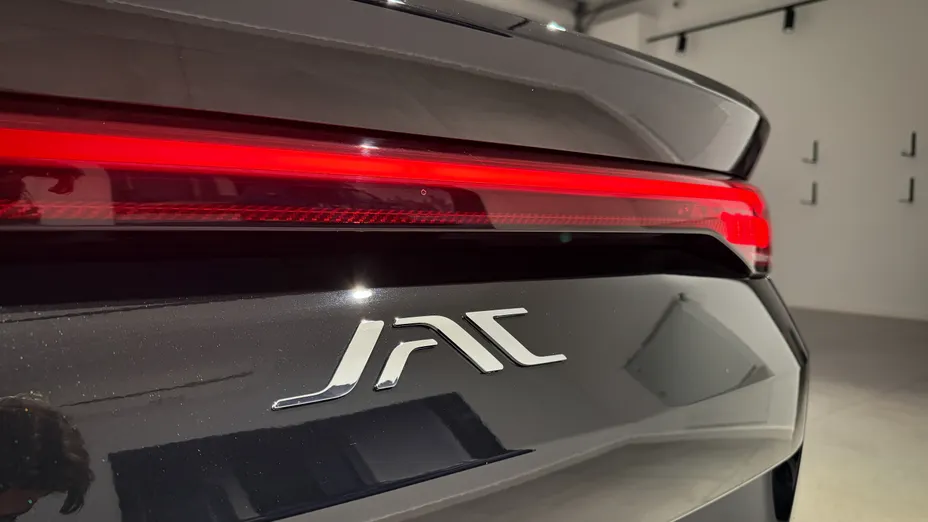 JAC J7 J7 Plus CVT Nowy