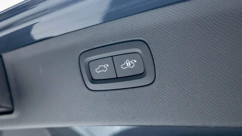 VOLVO XC90 XC90 T8 AWD Plug-In Hybrid R-Design 7os aut