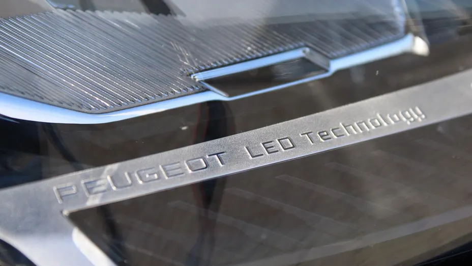 PEUGEOT 408 408 1.2 PureTech Allure S&S EAT8