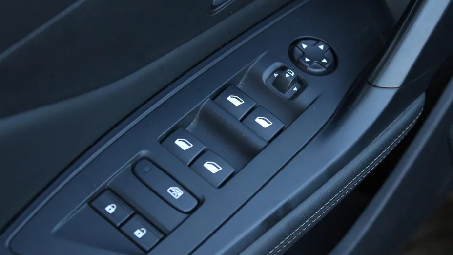 PEUGEOT 408 408 1.2 PureTech Allure S&S EAT8