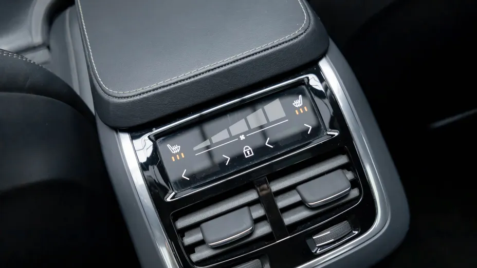 VOLVO XC90 XC90 T8 AWD Plug-In Hybrid R-Design 7os aut