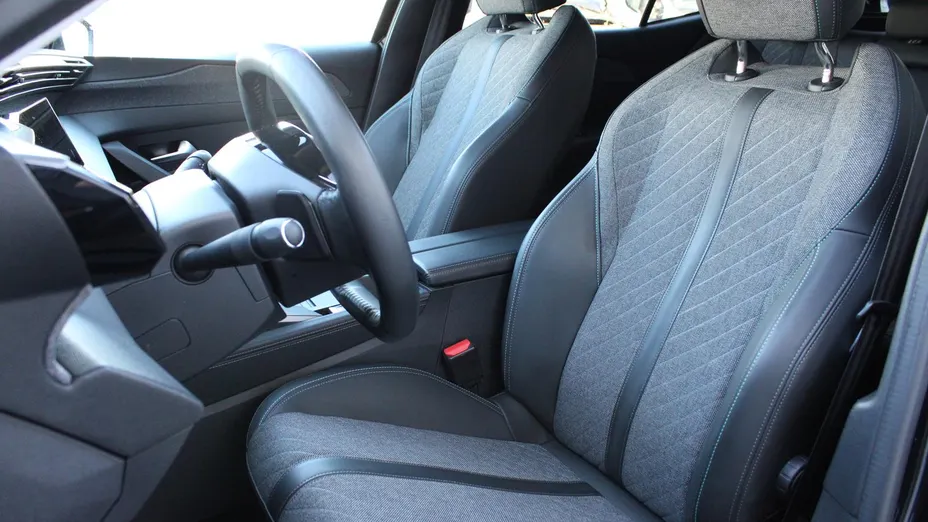 PEUGEOT 408 408 1.2 PureTech Allure S&S EAT8