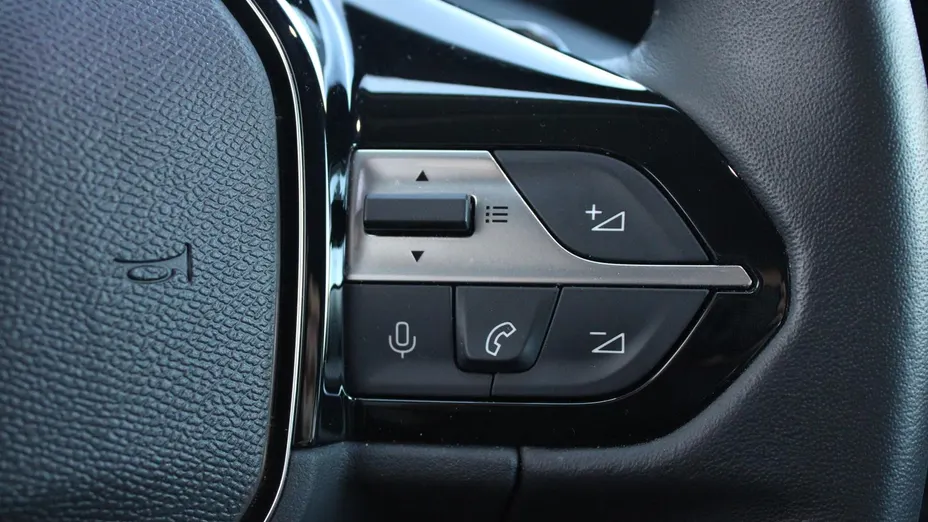 PEUGEOT 408 408 1.2 PureTech Allure S&S EAT8