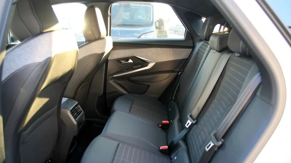 PEUGEOT 3008 3008 1.2 PureTech mHEV Allure e-DCS6