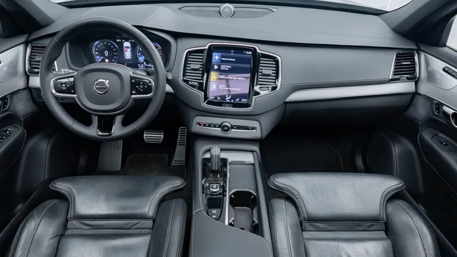 VOLVO XC90 XC90 T8 AWD Plug-In Hybrid R-Design 7os aut