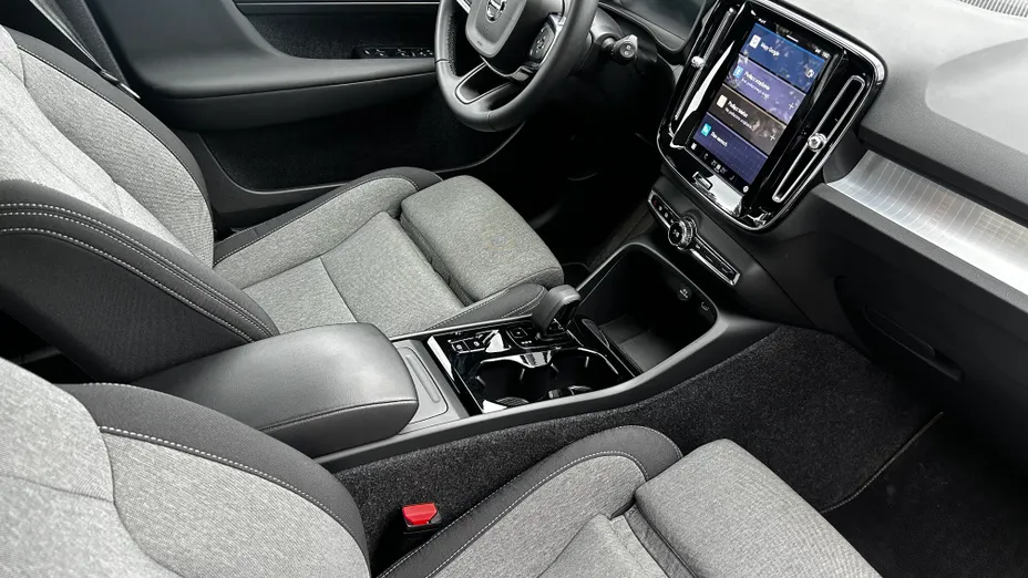 VOLVO XC40 XC40 B3 Plus Dark aut