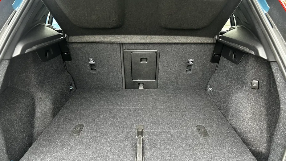 VOLVO XC40 XC40 B3 Plus Dark aut