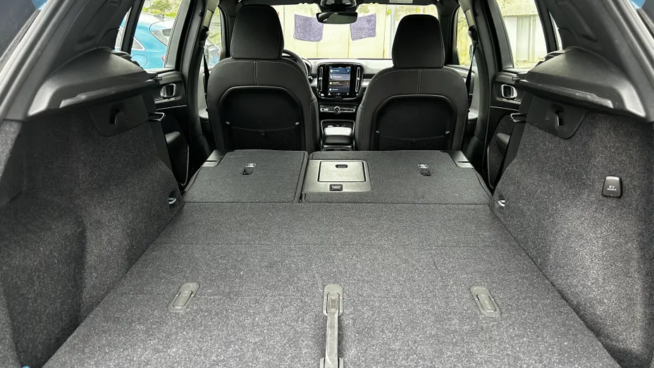 VOLVO XC40 XC40 B3 Plus Dark aut