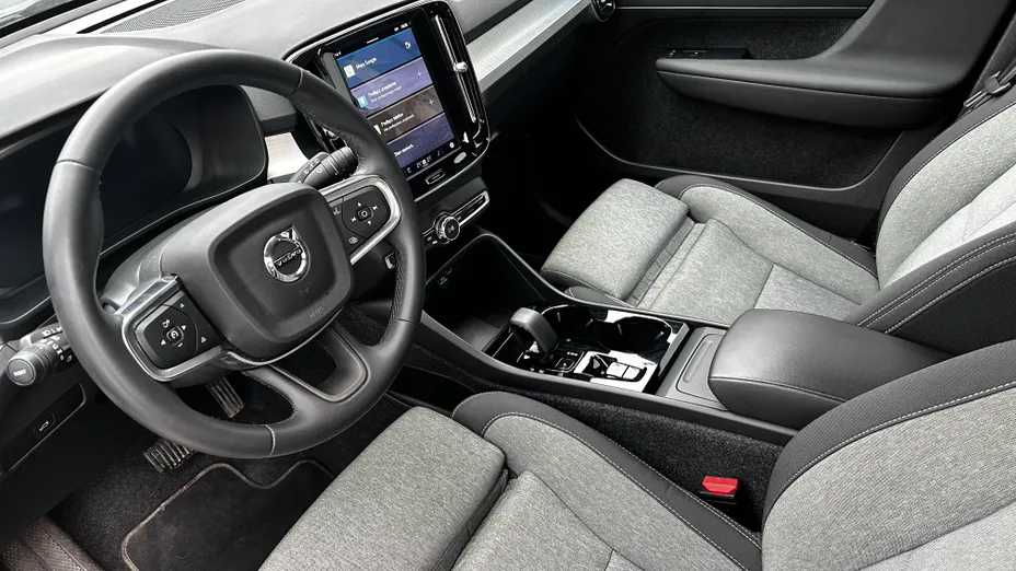 VOLVO XC40 XC40 B3 Plus Dark aut