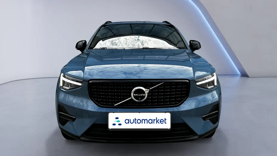 VOLVO XC40 XC40 B3 Plus Dark aut