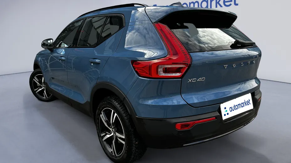 VOLVO XC40 XC40 B3 Plus Dark aut