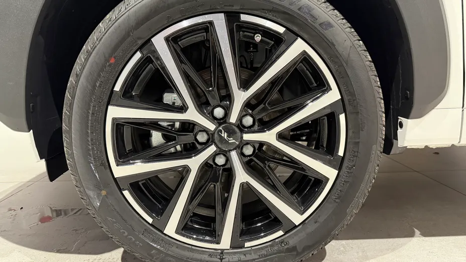 JAC JS8 JS8 PRO aut 7os. Nowy