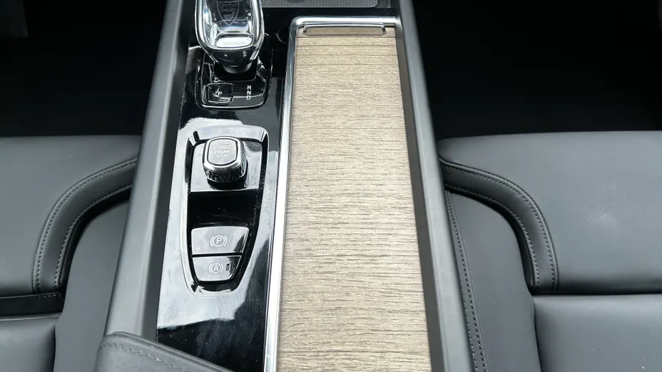 VOLVO XC60 XC60 B5 B AWD Plus Dark aut