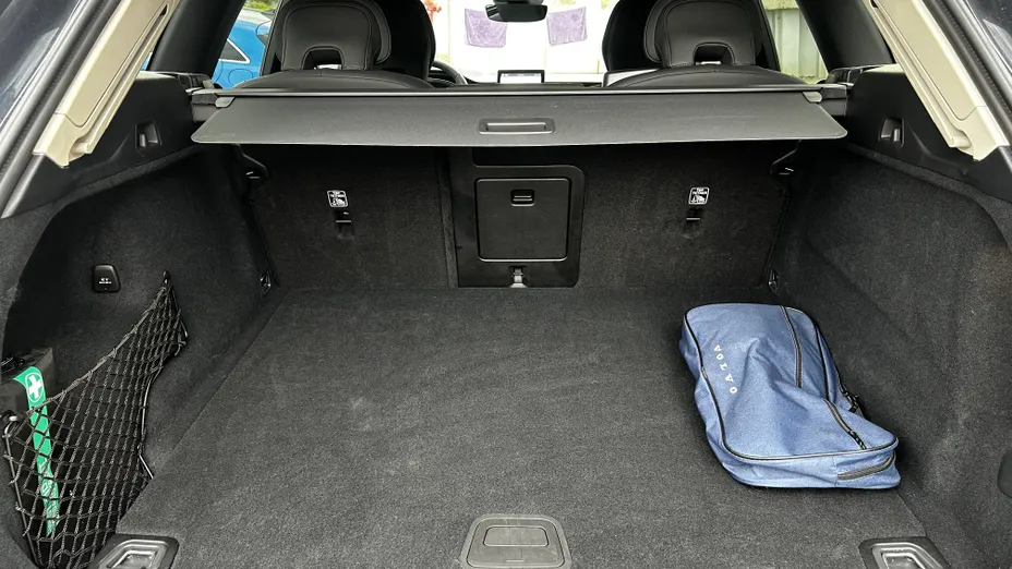VOLVO XC60 XC60 B5 B AWD Plus Dark aut