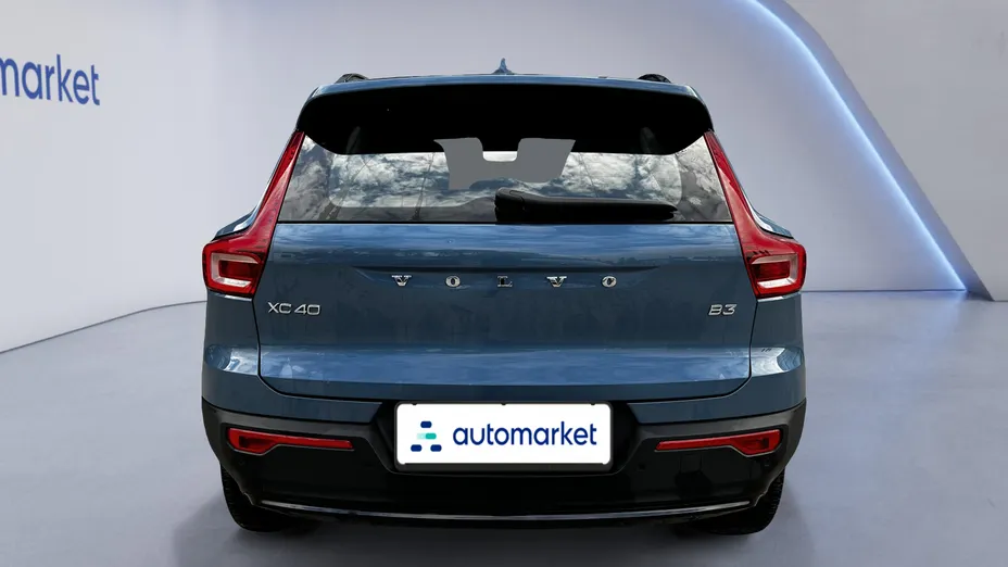 VOLVO XC40 XC40 B3 Plus Dark aut