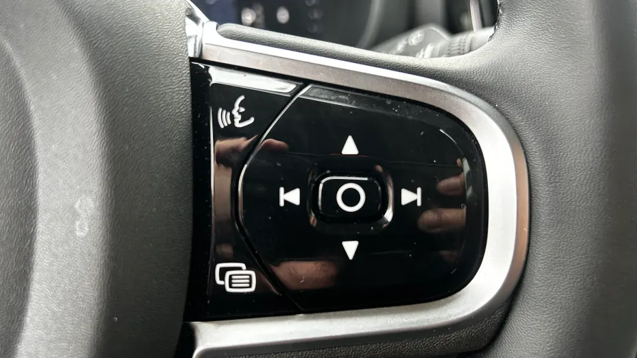 VOLVO XC60 XC60 B5 B AWD Plus Dark aut
