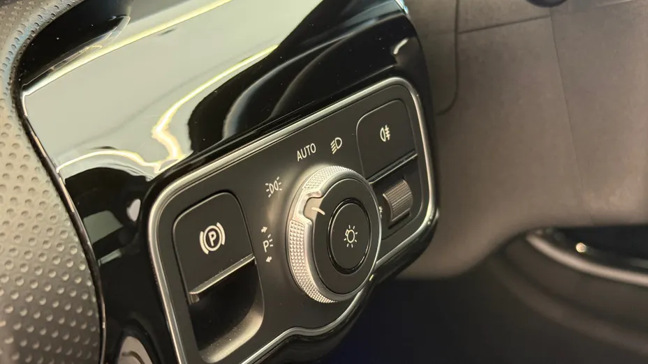 MERCEDES-BENZ A Klasa A 200 AMG Line 7G-DCT