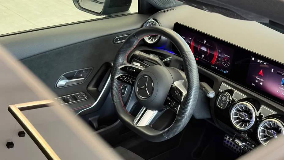 MERCEDES-BENZ A Klasa A 200 AMG Line 7G-DCT