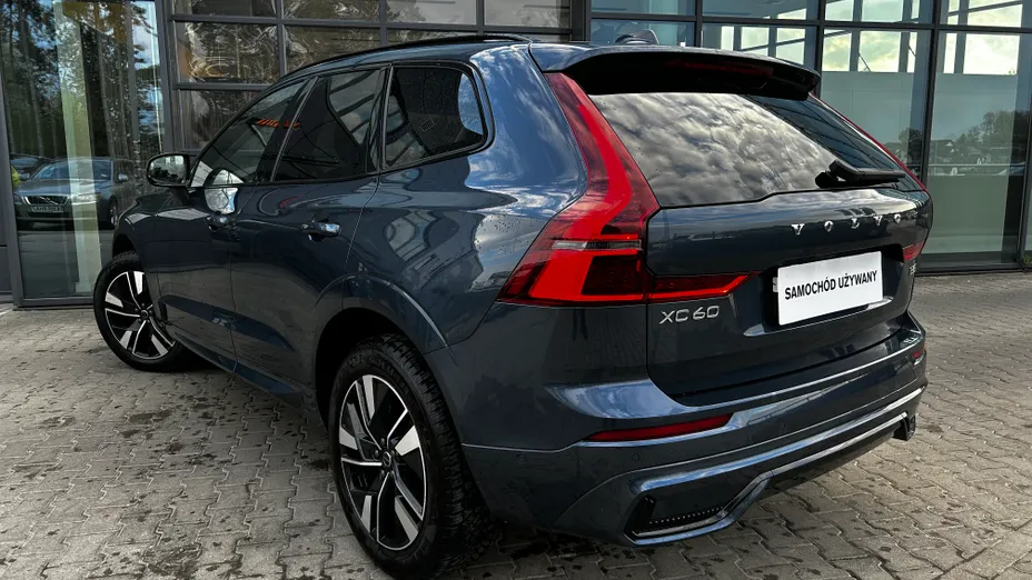 VOLVO XC60 XC60 B5 B AWD Plus Dark aut