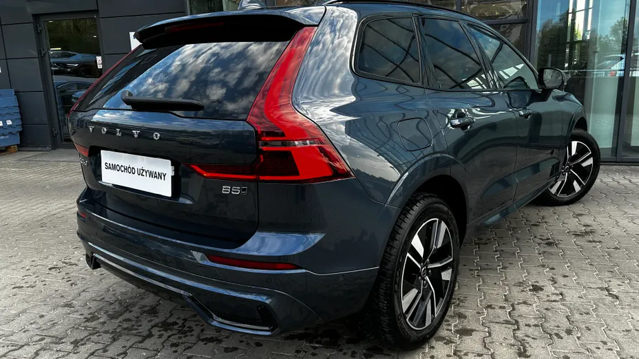 VOLVO XC60 XC60 B5 B AWD Plus Dark aut