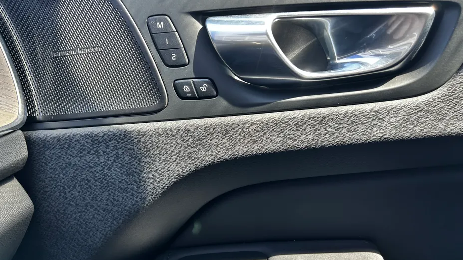 VOLVO XC60 XC60 B5 B AWD Plus Dark aut